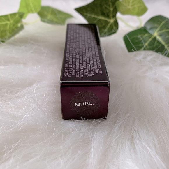 MAC Aaliyah lipstick “Hot Like…” (AMPLIFIED CREME) - Picture 3 of 4